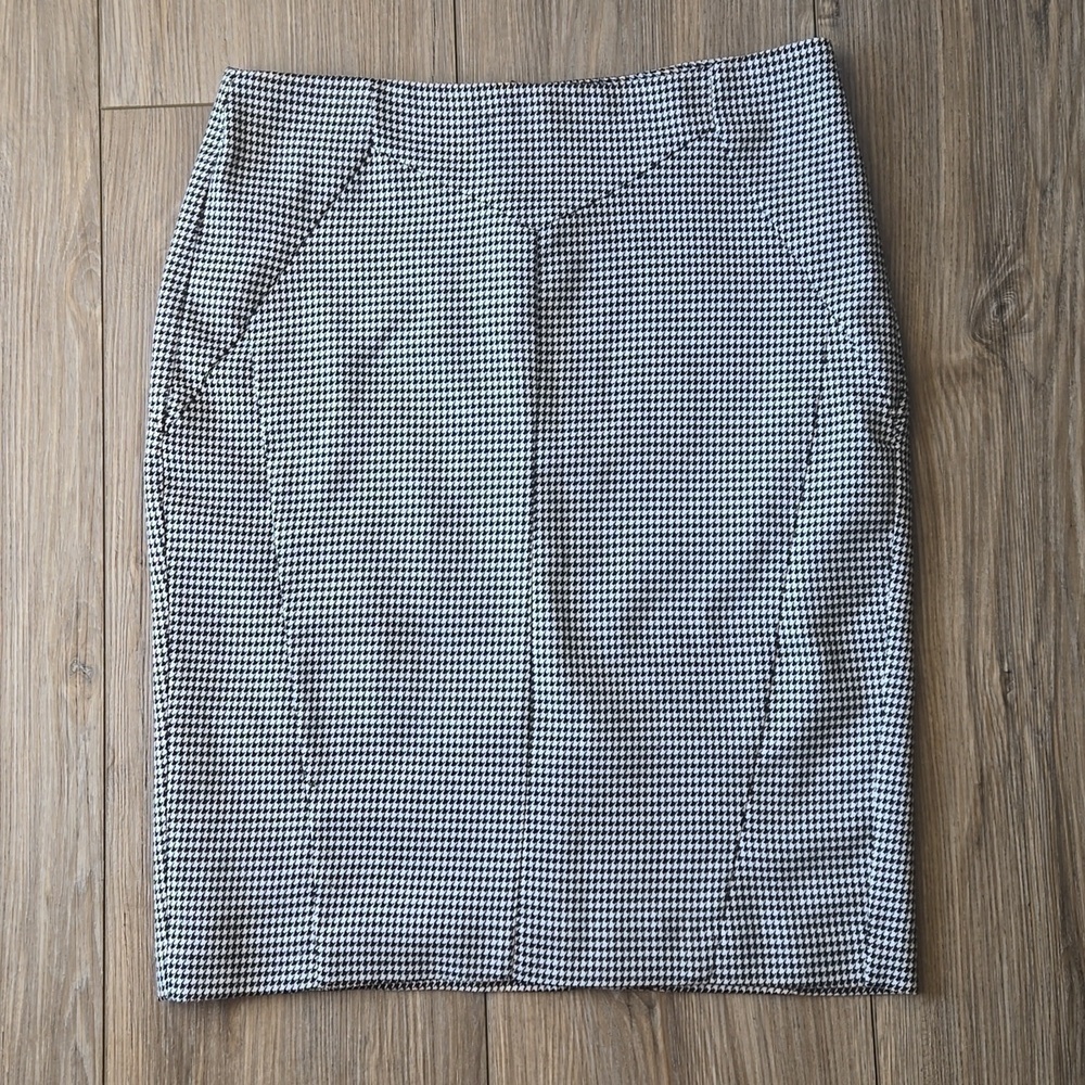Worthington Houndstooth Pencil Skirt